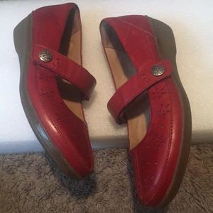 Clarks Women Walkers